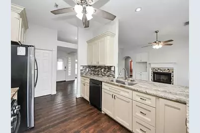 204 Audubon Woods Court, Richwood, TX 77531 - Photo 7