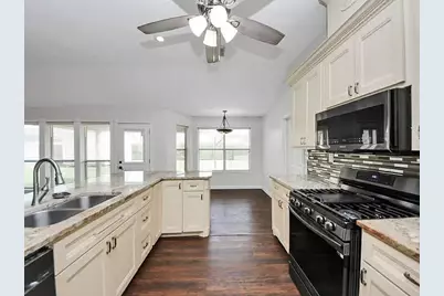 204 Audubon Woods Court, Richwood, TX 77531 - Photo 5