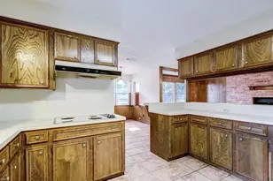 25403 Lynbriar Ln, Spring, TX 77373 - Photo 5