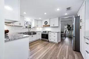 26715 Maplewood Dr, Oak Ridge North, TX 77386 - Photo 13