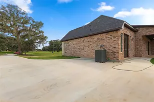1720 Flintlock Ct, Angleton, TX 77515 - Photo 27