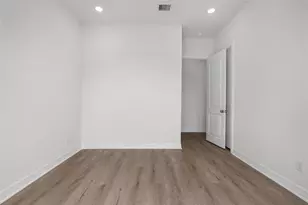 1720 Flintlock Ct, Angleton, TX 77515 - Photo 25