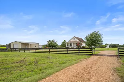 8233 Quebe Road, Brenham, TX 77833 - Photo 9
