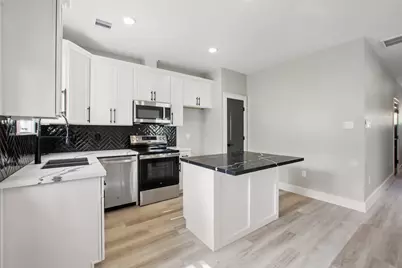 4719 Mallow Street, Houston, TX 77033 - Photo 9