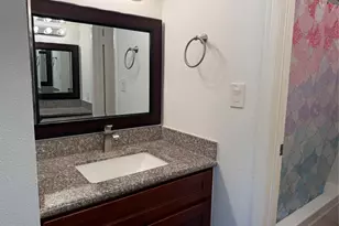 7575 Cambridge St, Houston, TX 77054 - Photo 9
