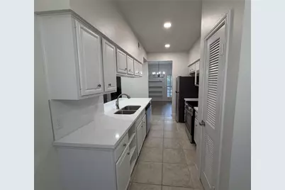 1025 Fountain View Drive, Houston, TX 77057 - Photo 7