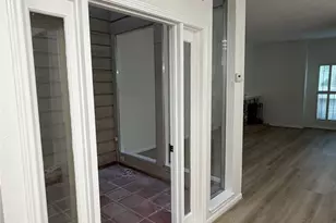 1025 Fountain View Dr, Houston, TX 77057 - Photo 11