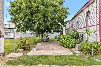 1412 Avenue M 1/2, Galveston, TX 77550 - Photo 29