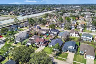 10919 Pigeonwood Dr, Houston, TX 77089 - Photo 35