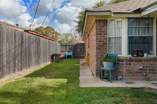 2205 Buchanan Dr, Baytown, TX 77520 - Photo 31