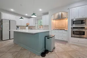 66 Marquise Oaks Pl, The Woodlands, TX 77382 - Photo 9