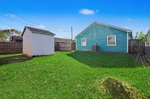 3005 Florida St, Dickinson, TX 77539 - Photo 15