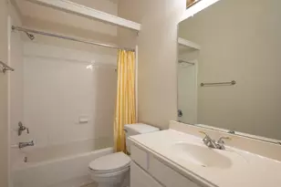 22 W Windsor Hills Cir, Conroe, TX 77384 - Photo 17