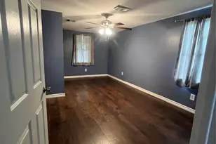 309 Aycock St, Clute, TX 77531 - Photo 7