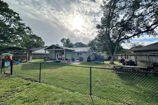 528 Belmont Dr, Friendswood, TX 77546 - Photo 21
