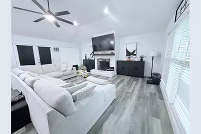 528 Belmont Drive, Friendswood, TX 77546 - Photo 3