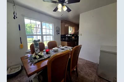 3000 2nd Avenue N, Texas City, TX 77590 - Photo 9