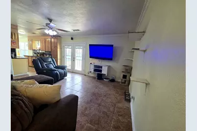 3000 2nd Avenue N, Texas City, TX 77590 - Photo 5