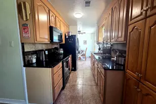 3000 2nd Ave N, Texas City, TX 77590 - Photo 7