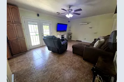 3000 2nd Avenue N, Texas City, TX 77590 - Photo 3