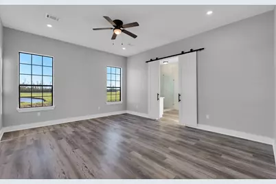 519 Chuckwagon Trail, Angleton, TX 77515 - Photo 15