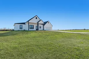 519 Chuckwagon Trail, Angleton, TX 77515 - Photo 3