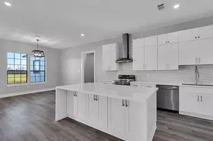 519 Chuckwagon Trail, Angleton, TX 77515 - Photo 9