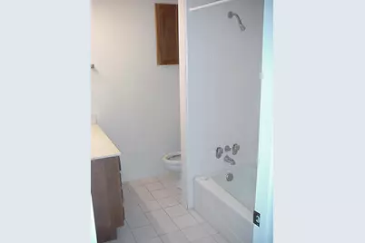 10822 Lynnbrook Dr Drive #B, Houston, TX 77042 - Photo 9