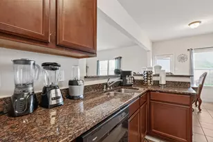 9811 Montana Sapphire Ln, Rosharon, TX 77583 - Photo 7