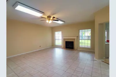 7920 Buttercup Dr, Beaumont, TX 77713 - Photo 9