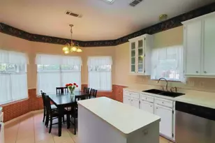 7920 Buttercup Dr, Beaumont, TX 77713 - Photo 3