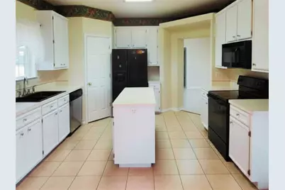 7920 Buttercup Dr, Beaumont, TX 77713 - Photo 5