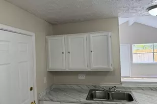 16528 Monte Carlo Ln, Houston, TX 77053 - Photo 5