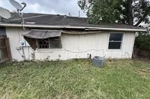 16528 Monte Carlo Ln, Houston, TX 77053 - Photo 9