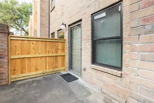 9800 Pagewood Ln, Houston, TX 77042 - Photo 3