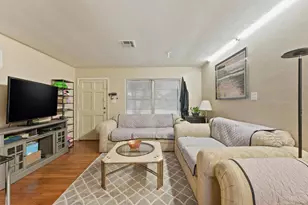 8506 Montridge Dr, Houston, TX 77055 - Photo 11