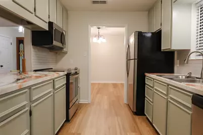 301 Lotus Street, Lake Jackson, TX 77566 - Photo 9
