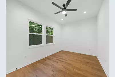 5029 Van Fleet Street #A, Houston, TX 77033 - Photo 7