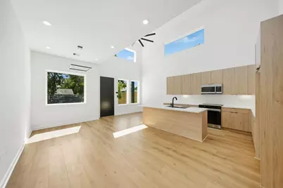 5029 Van Fleet Street #A, Houston, TX 77033 - Photo 3
