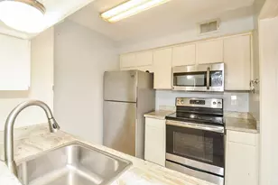 4633 Wild Indigo St, Houston, TX 77027 - Photo 7