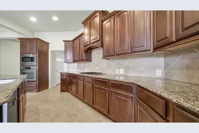 5903 Falling Briar Lane, Sugar Land, TX 77479 - Photo 9