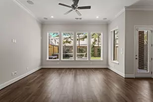 919 Dunleigh Meadows Ln, Houston, TX 77055 - Photo 9
