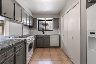 514 Hickory St, Huntsville, TX 77320 - Photo 11