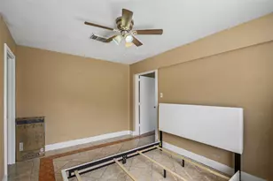 9214 Carmalee St, Houston, TX 77075 - Photo 37