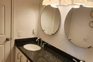 1880 White Oak Dr, Houston, TX 77009 - Photo 17