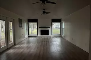 109 Buffalo Trail, Lake Jackson, TX 77566 - Photo 3