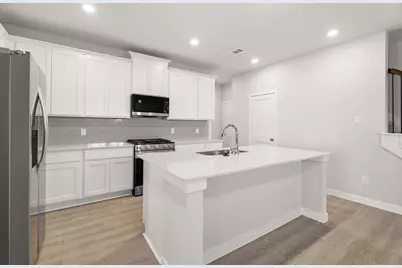 13210 Dancing Reed Drive, Texas City, TX 77568 - Photo 5