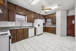 1409 Pearson St, Houston, TX 77023 - Photo 5