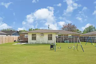 4811 25th St, Dickinson, TX 77539 - Photo 9