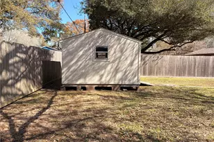 1007 Stoneleigh Ct, Tomball, TX 77375 - Photo 17